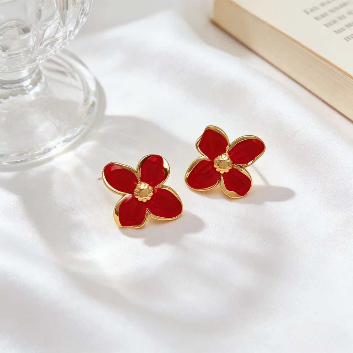 Women's Niche High Sense Golden Light Luxury Temperament Stud Earrings