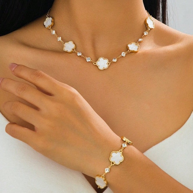 Women's Simple Sweet Lucky Four-leaf Clover Diamond Affordable Luxury Fashion Bracelet