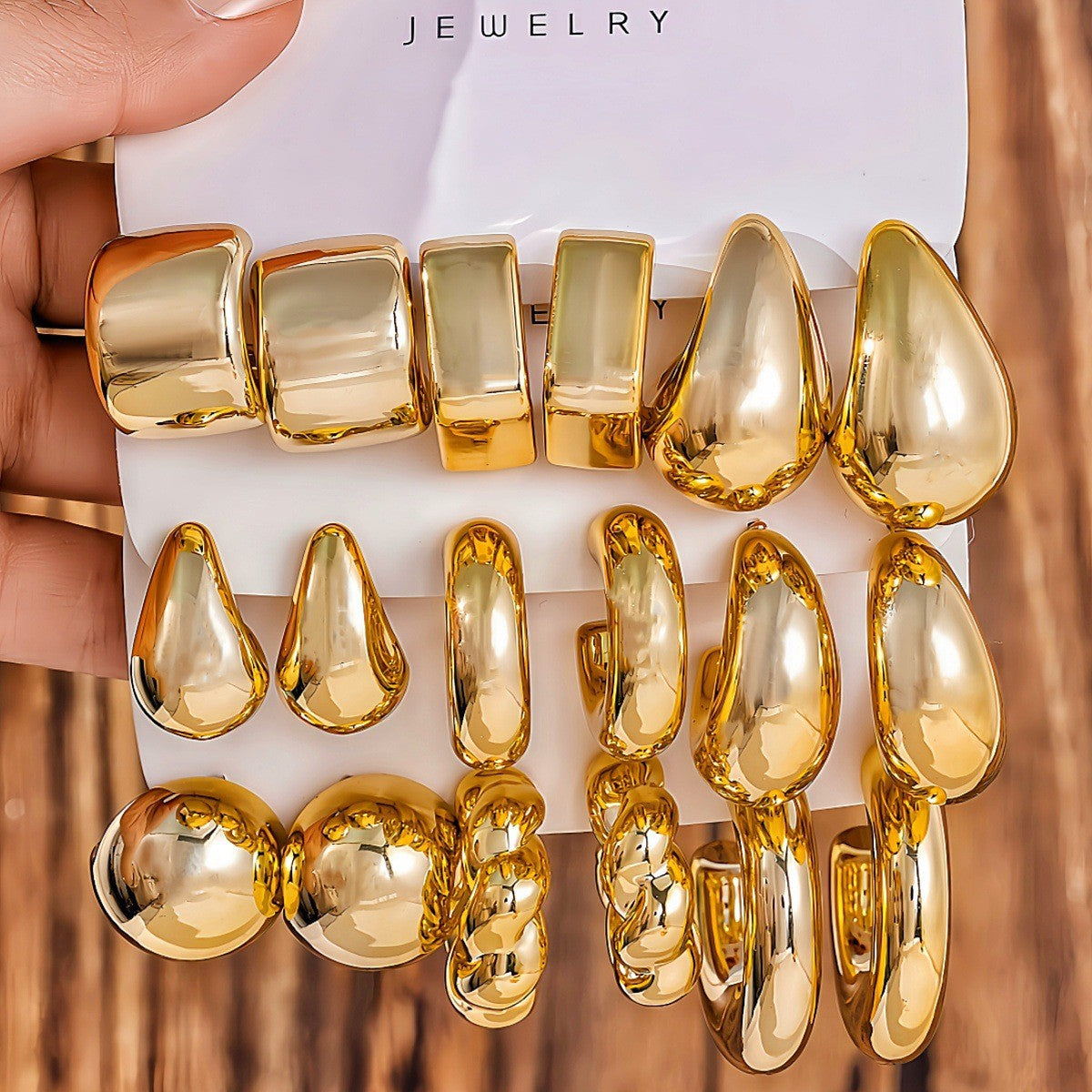 Women's Fashion Exaggerated Shaped Suit Personalized Gold Sier Earrings