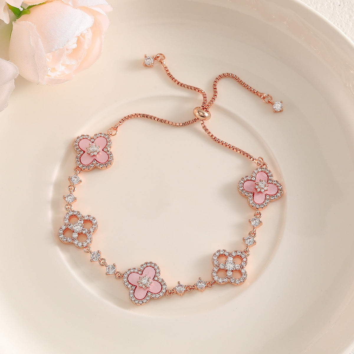 Super Fairy Zircon Clover Pull Niche Advanced Design Sense Exquisite Bracelet