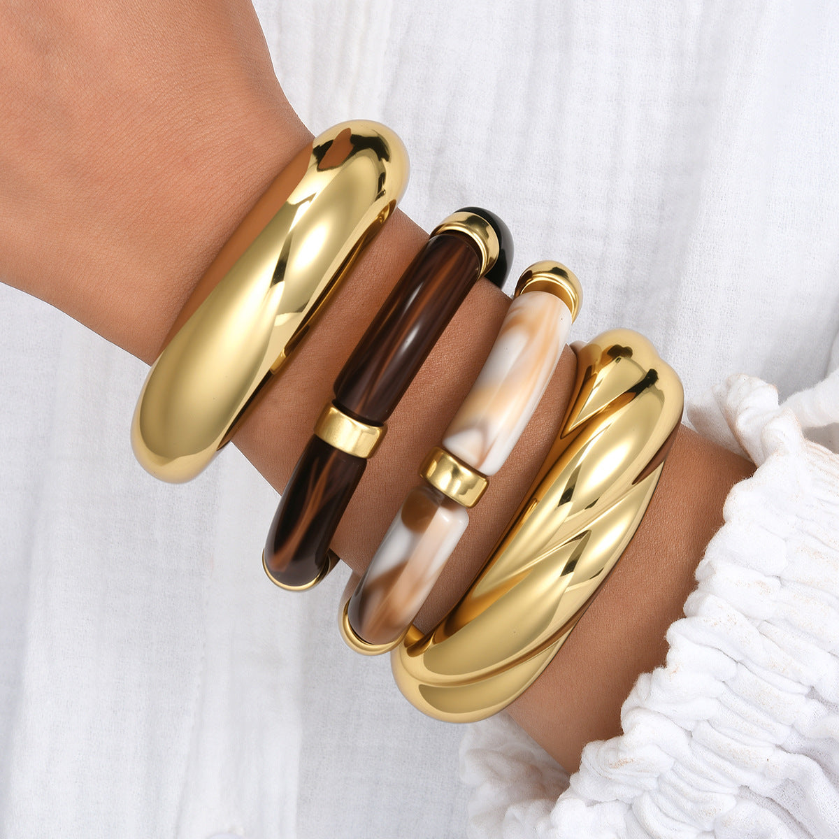 Wide Brim Open-ended Personalized Glossy Acrylic Suit Bracelet