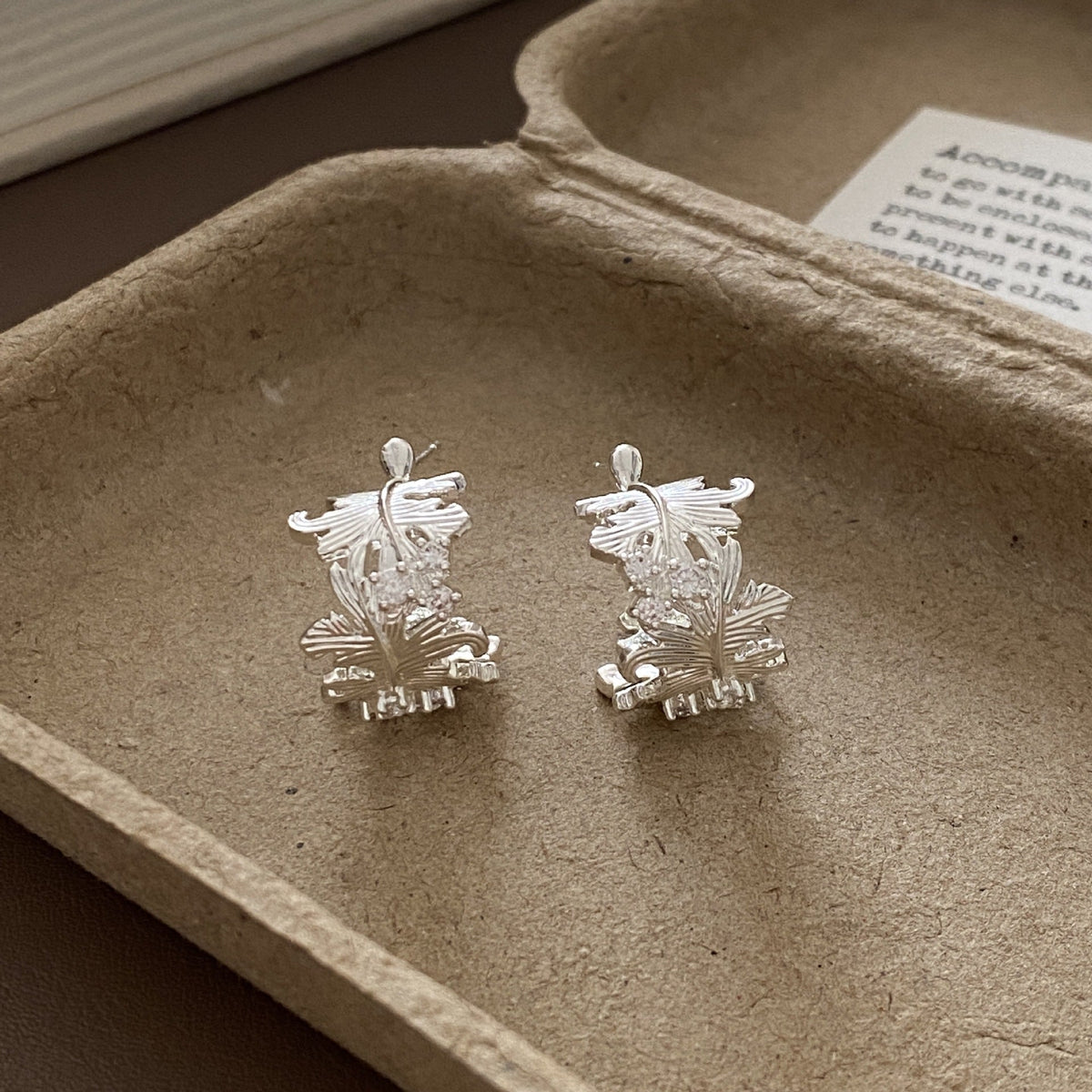 Leaf Design Metal Sier Needle Fashionable High Sense Earrings