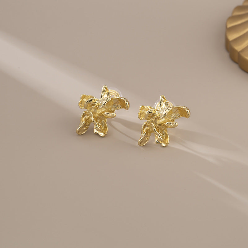 Women's Three-dimensional Flowers Retro High Sense Mosquito Coil Ear Clip