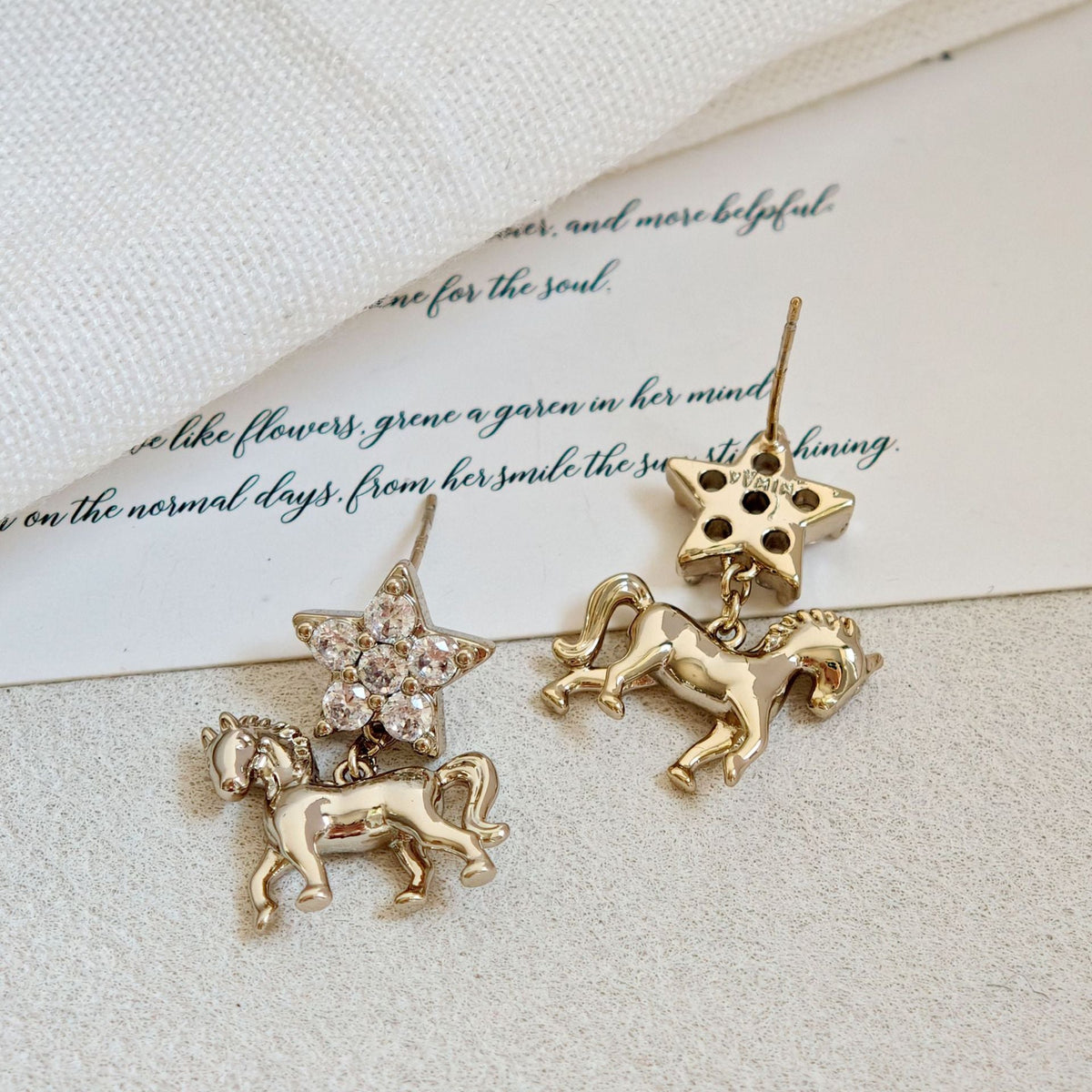 Light Luxury Exquisite Sparking Zirconium Pony Eardrops Design Horse Life Rings