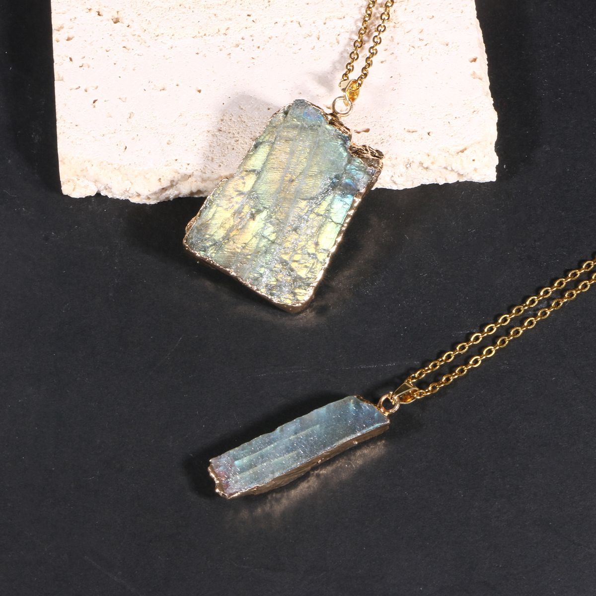 Natural Stone Rough Crystal Electroplated Gilding Labradorite Edging Personality With Pendant