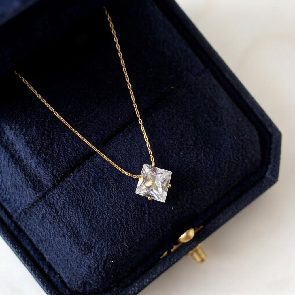 Diamond Female Summer Clavicle Chain Special Interest Light Luxury Do Necklace