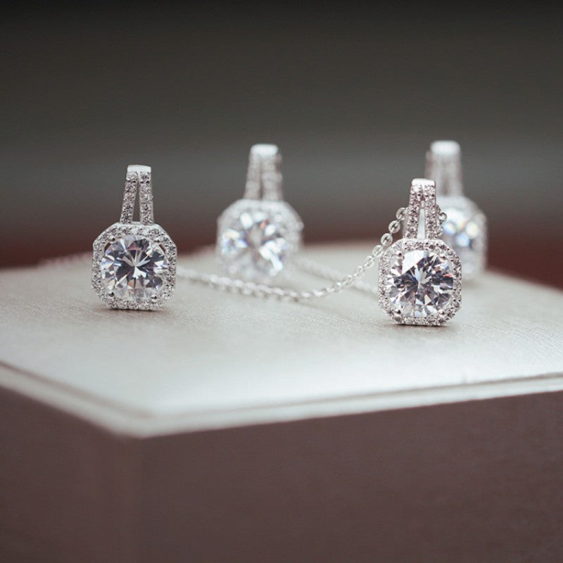 Fashion Temperament Princess Square Bag Simulation Moissanite Eight Hearts Arrows Pendants