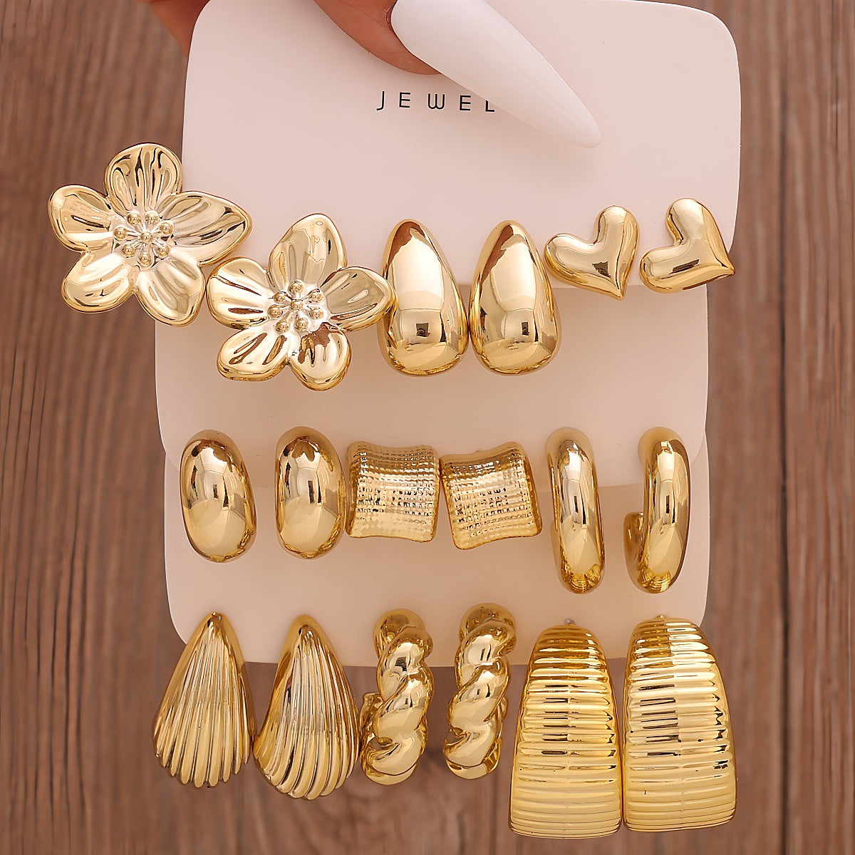 Women's Fashion Exaggerated Shaped Suit Personalized Gold Sier Earrings