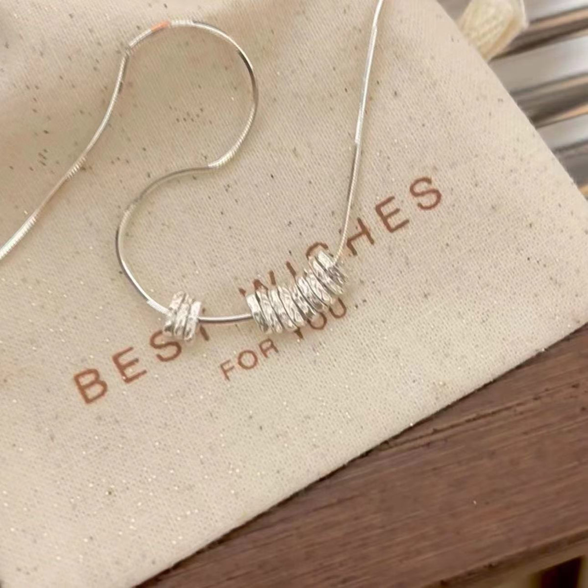 Women's Sier Texture Small Pieces Of Irregular Simple Necklace
