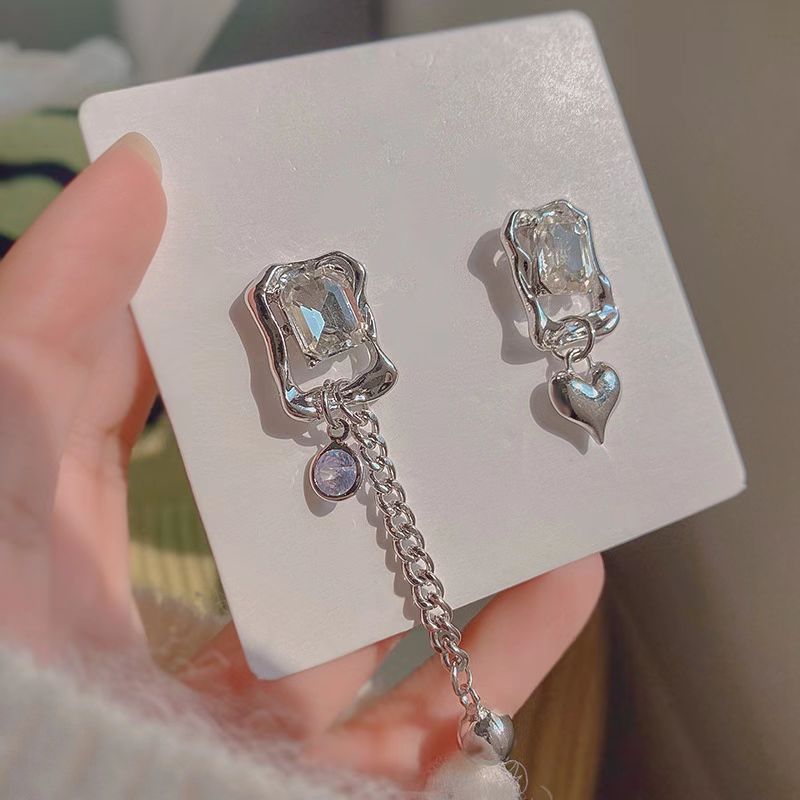 Design Asymmetric Heart-shaped Tassel Simple Sweet Cool Cold Style Sier Earrings