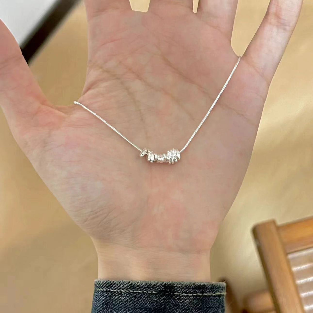 Women's Sier Texture Small Pieces Of Irregular Simple Necklace