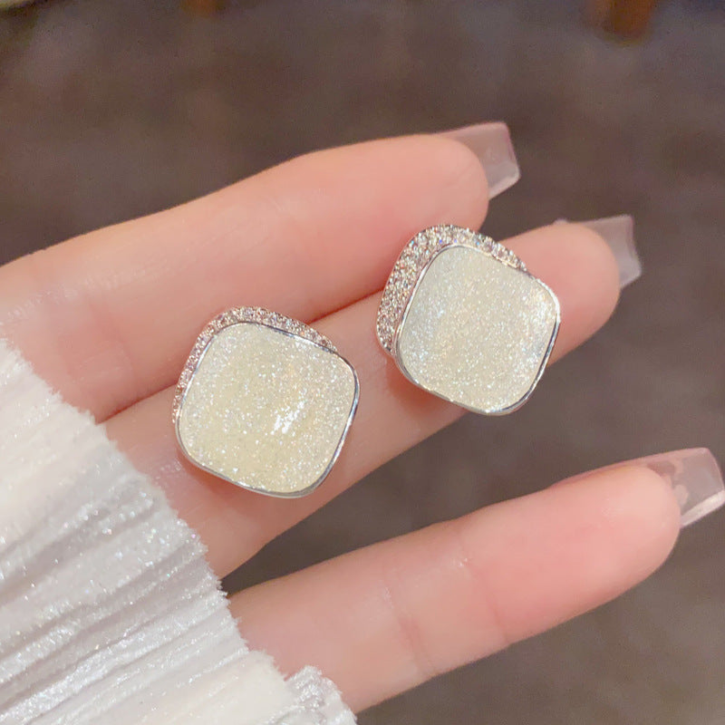 Thick Sier Beige Mixed Color Oil Rhombic Ear Temperament Entry Earrings
