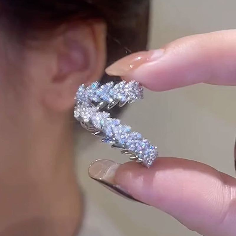 Luxury High-grade Wheat Rhinestone Design Cold Earrings