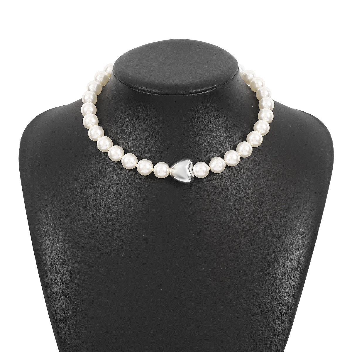 Women's Elegant Retro Fashion Exaggerated Pearl Geometric Necklaces