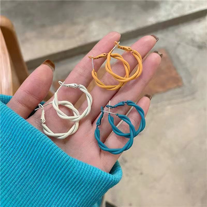 Women's Sier Needle Circle Twist For Graceful Fashionable Metal High-grade Earrings