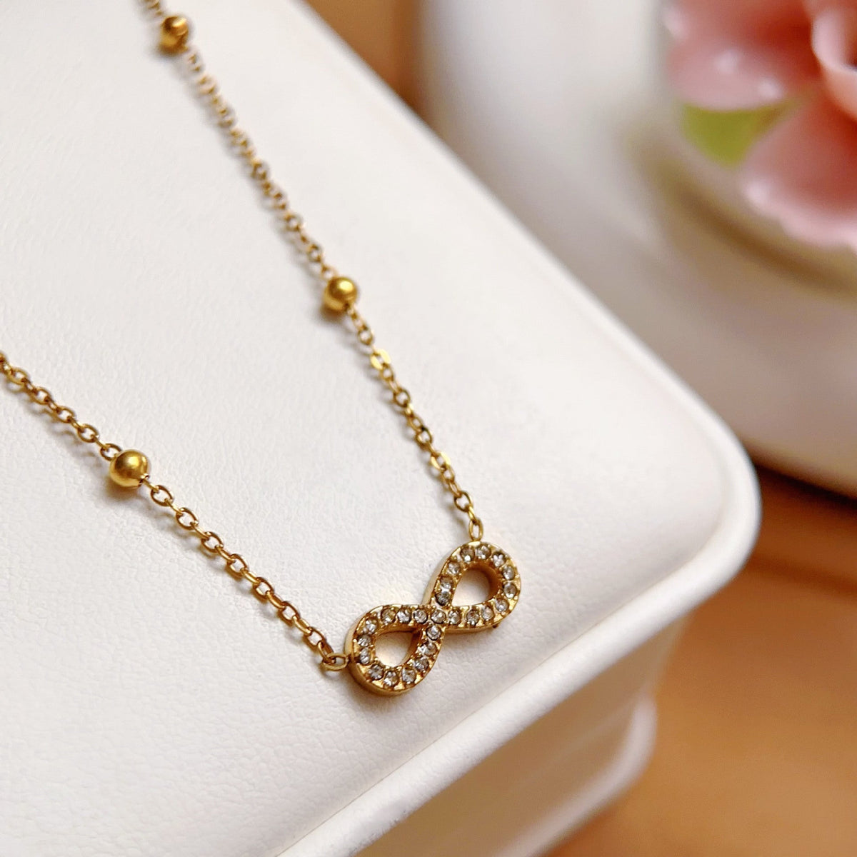 Female Crystals Gold Plating Fashion Light Necklace