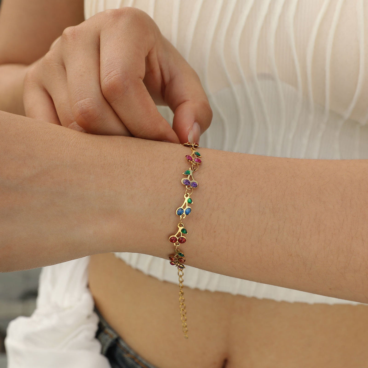 Women's Stainless Steel Drop White Oil Heart-shaped Flower Cherry Color Bracelet
