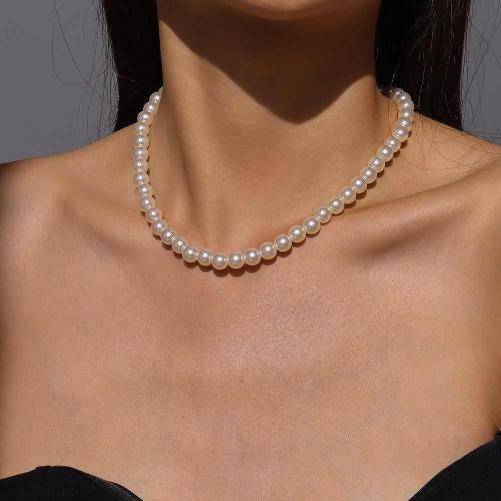 Women's Elegant Retro Fashion Exaggerated Pearl Geometric Necklaces