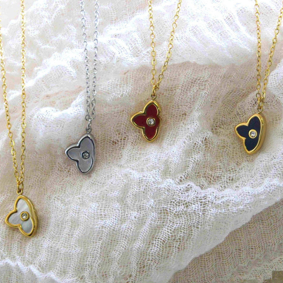 Lucky Four-leaf Flower Inlaid Fritillary Titanium Steel Clover Female Necklaces
