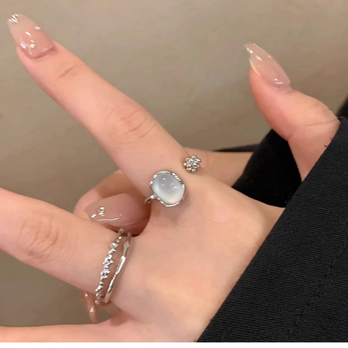 Women's White Chalcedony Flower Light Luxury Texture Gentle Small Little Finger Ring