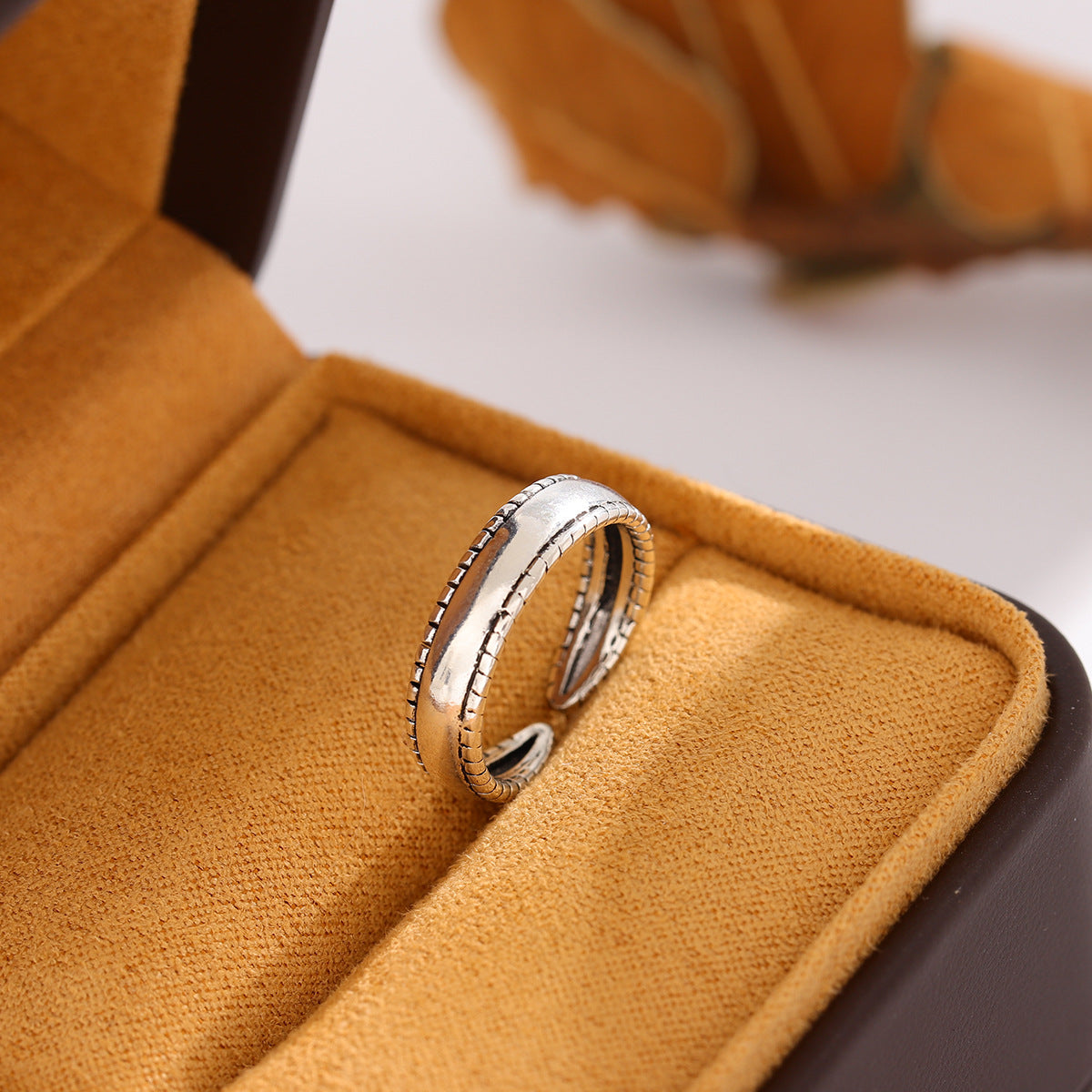 Women's Korean Style Personalized Middle Glossy Retro For Twisted Opening On Rings