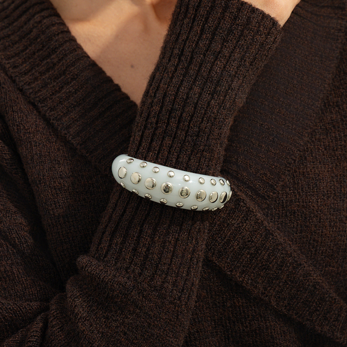 Style Blooming Rivet Open Resin Fashion Bracelet