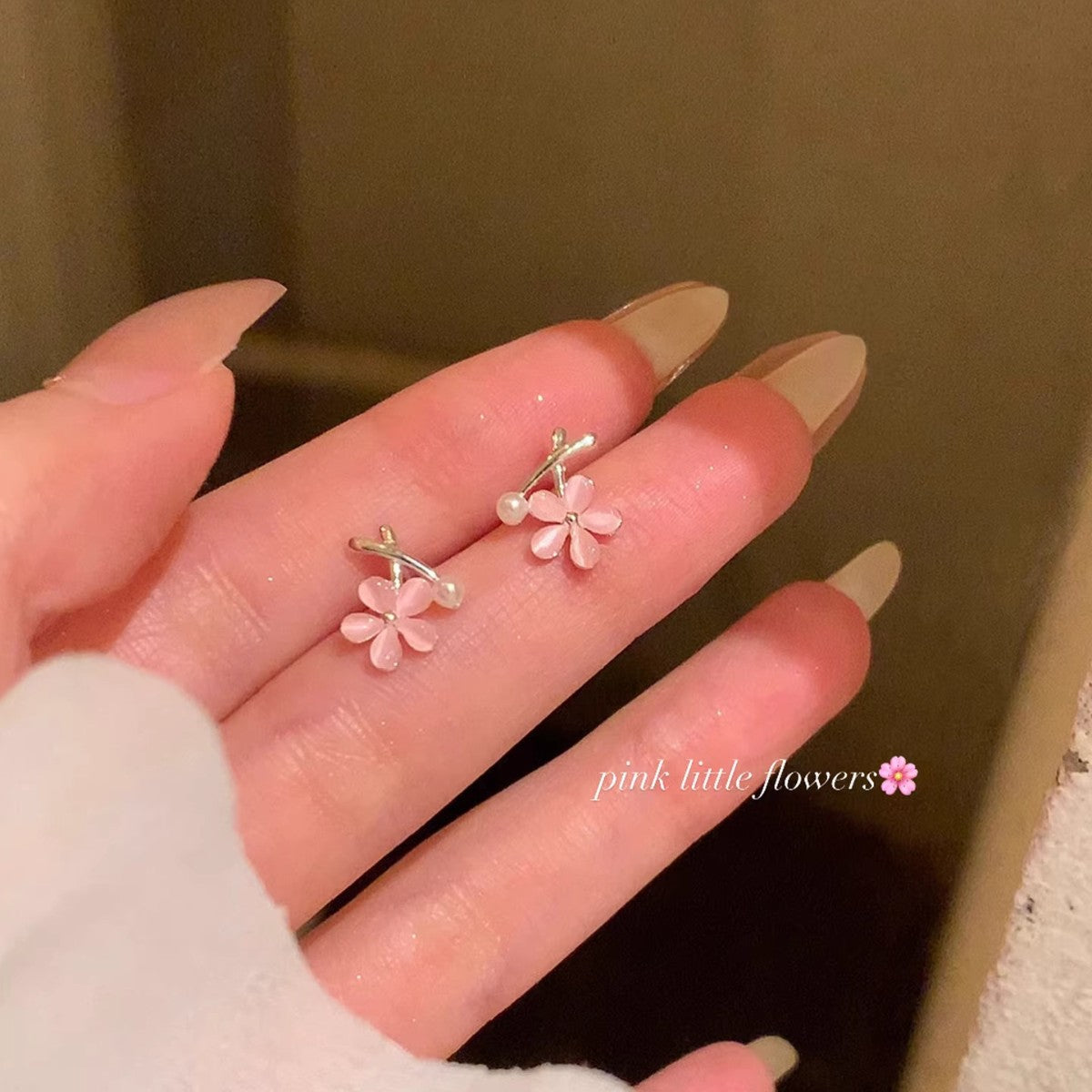Women's Sweet Pink Opal Flower Cross Light Luxury High-grade Super Stud Earrings