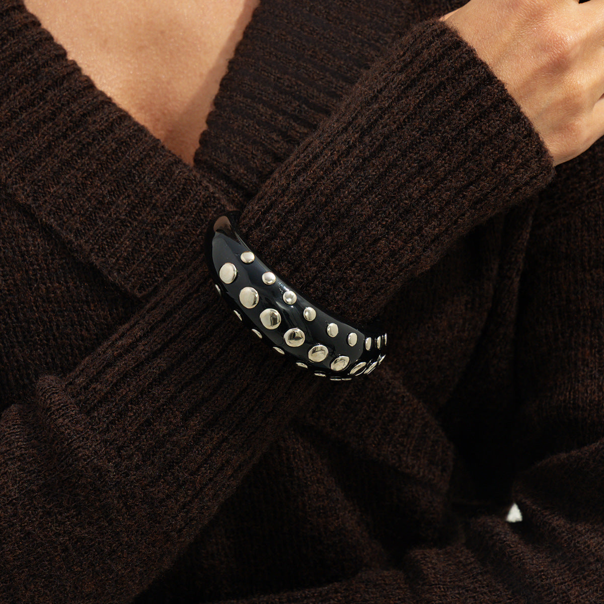 Style Blooming Rivet Open Resin Fashion Bracelet