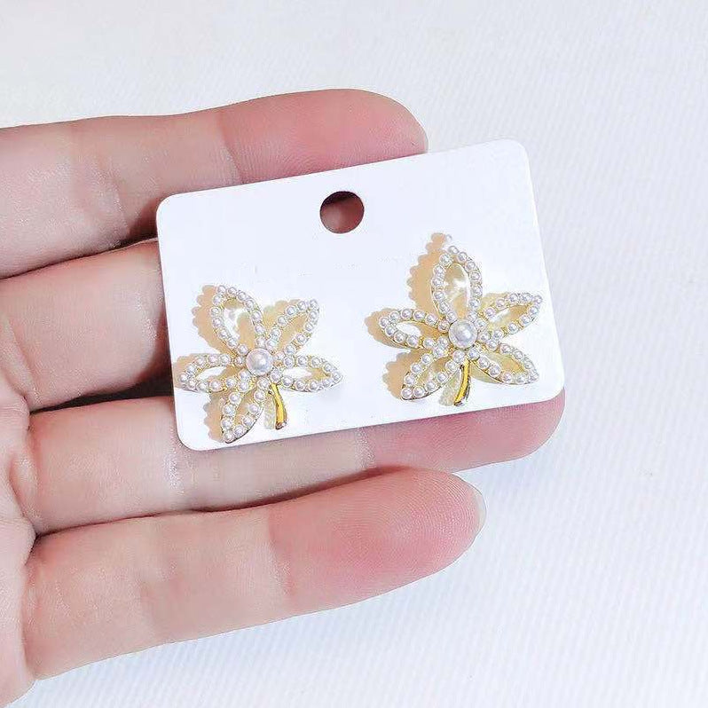 Women's Luxury Camellia Design Drip Glazed Flower Fashionable High-grade Earrings