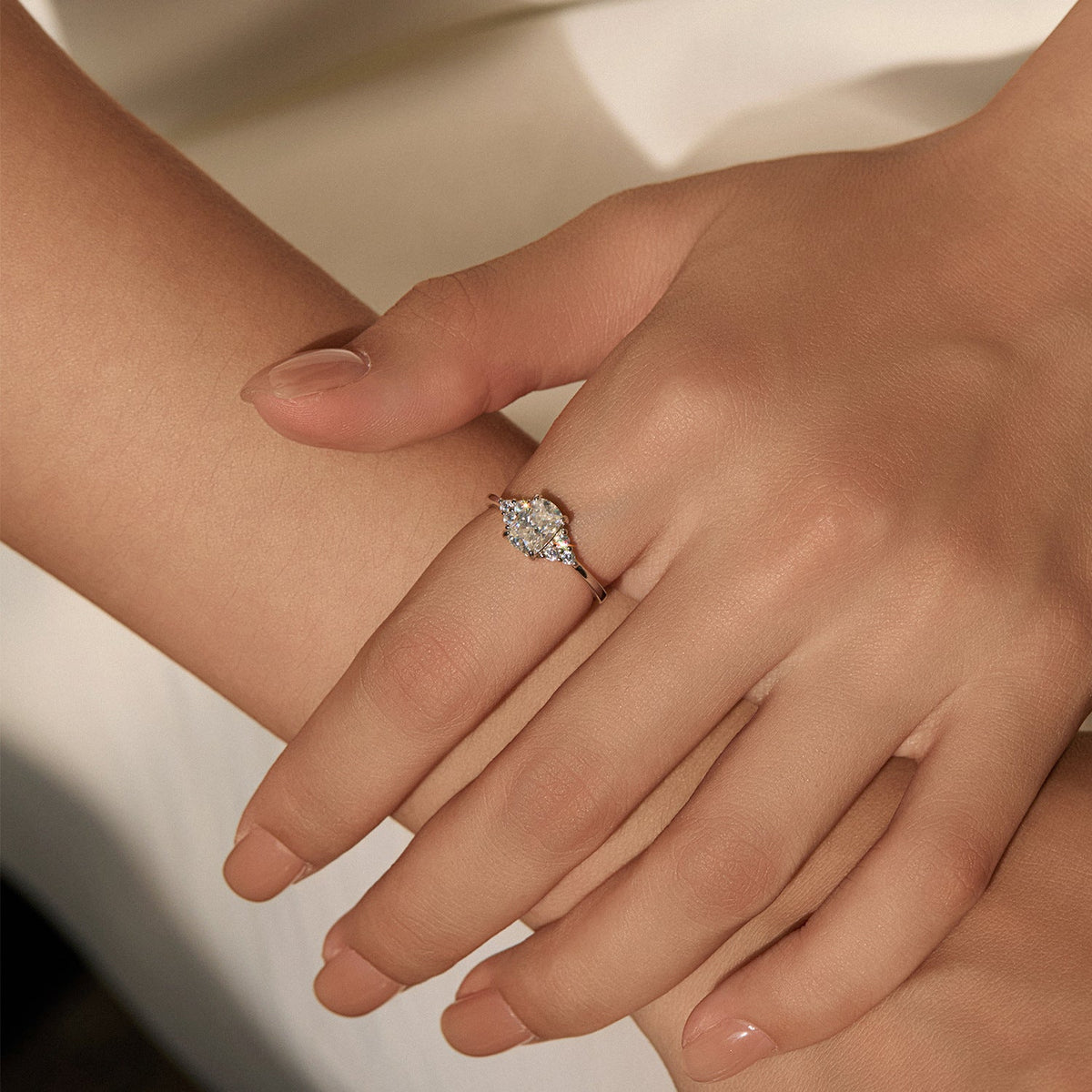 Geometric D-Color VVS1 Moissanite Engagement Ring in Sterling Silver – Chanel-Inspired Minimalist Band