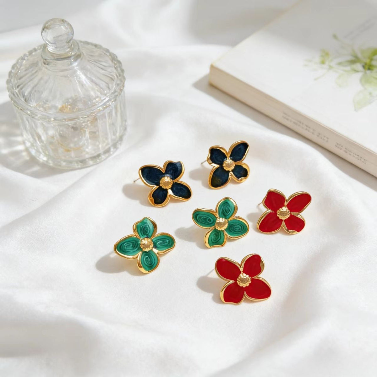 Women's Niche High Sense Golden Light Luxury Temperament Stud Earrings