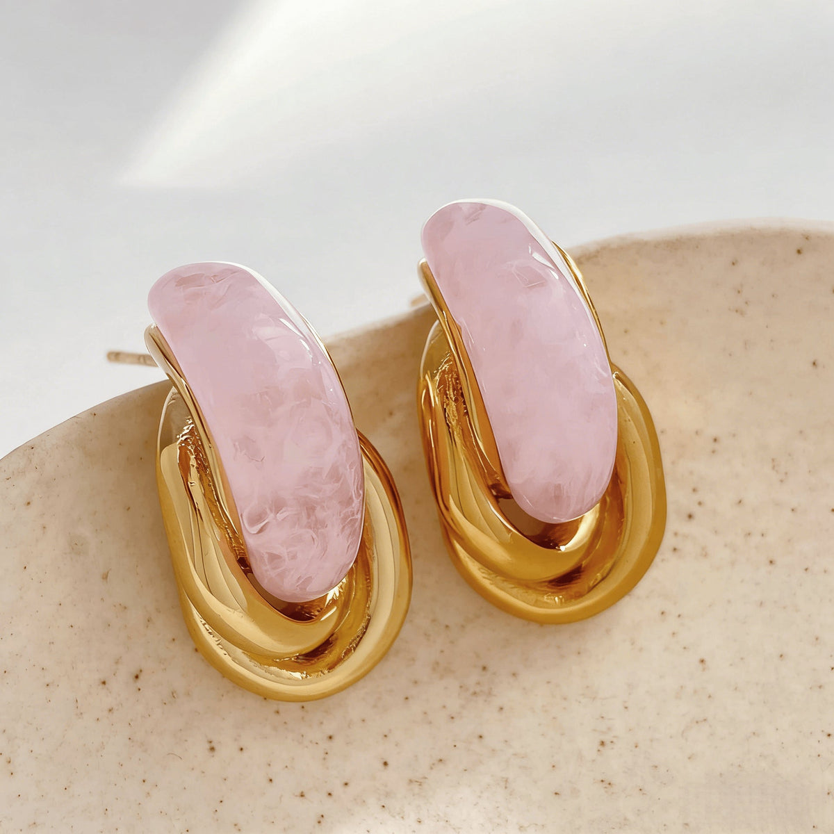 Women's Style Retro Metal Twist Niche Design Gentle Graceful High-grade Earrings