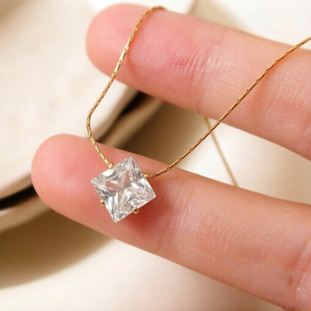 Diamond Female Summer Clavicle Chain Special Interest Light Luxury Do Necklace