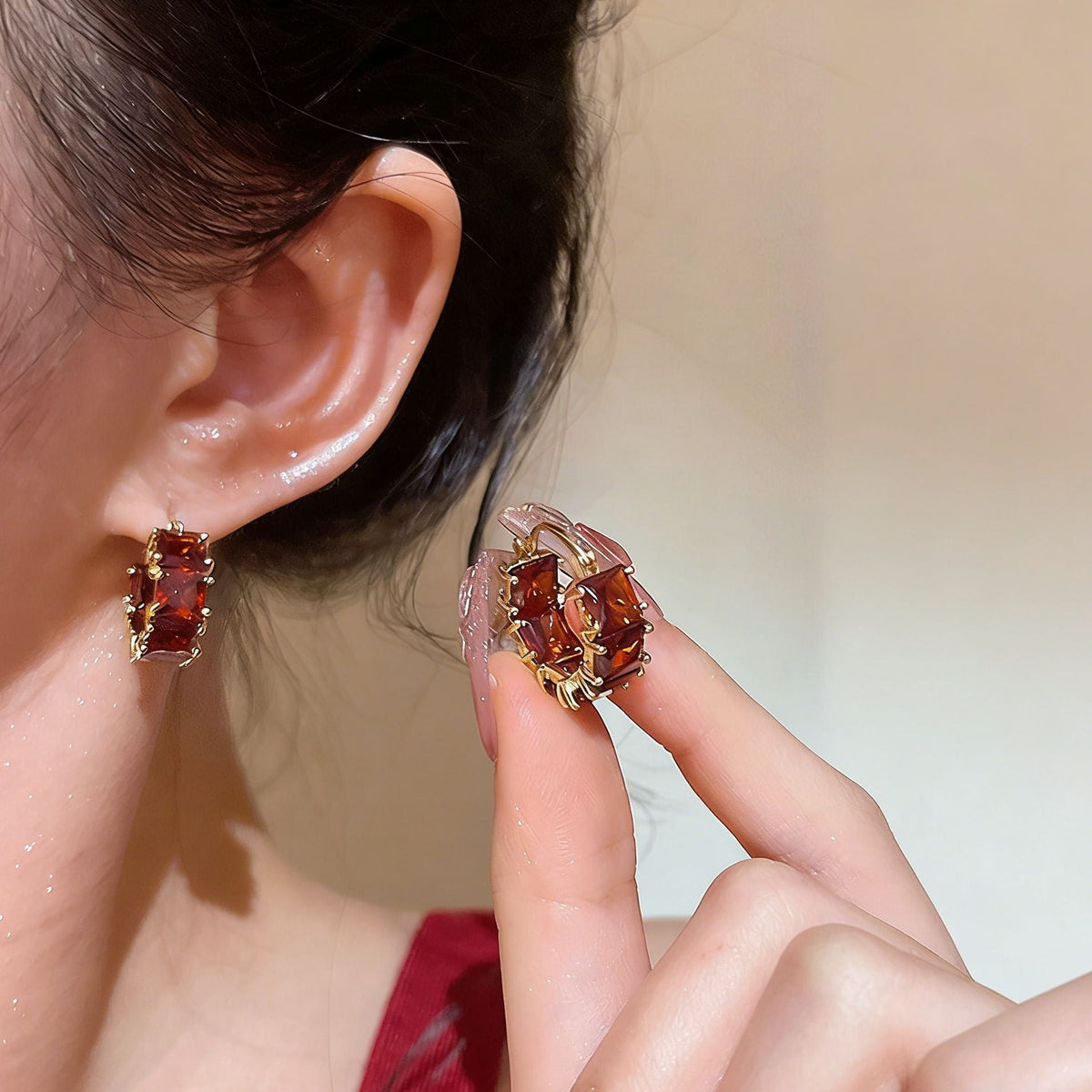 Women's Sense Of Atmosphere Crystal Zircon Eardrops Fashionable Elegant Earrings