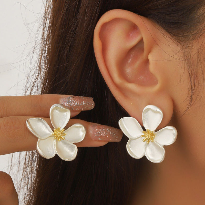 Zinc Alloy Three-dimensional Flower Ear Temperament Wild High Sense Stud Earrings