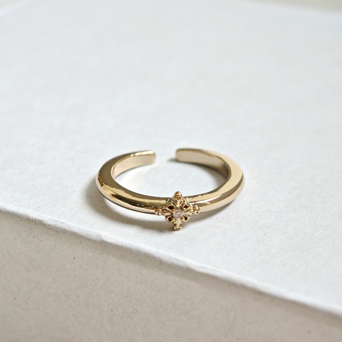 Women's Chinese Style Flower-de-luce Open-end Zircon Retro Affordable Luxury Simple Stylish Rings