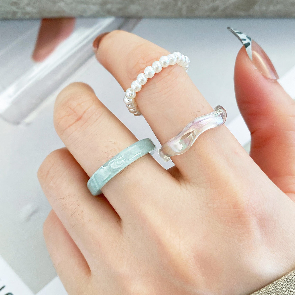 Simple Resin Pearl Female Niche Senior Acrylic Suit Ring