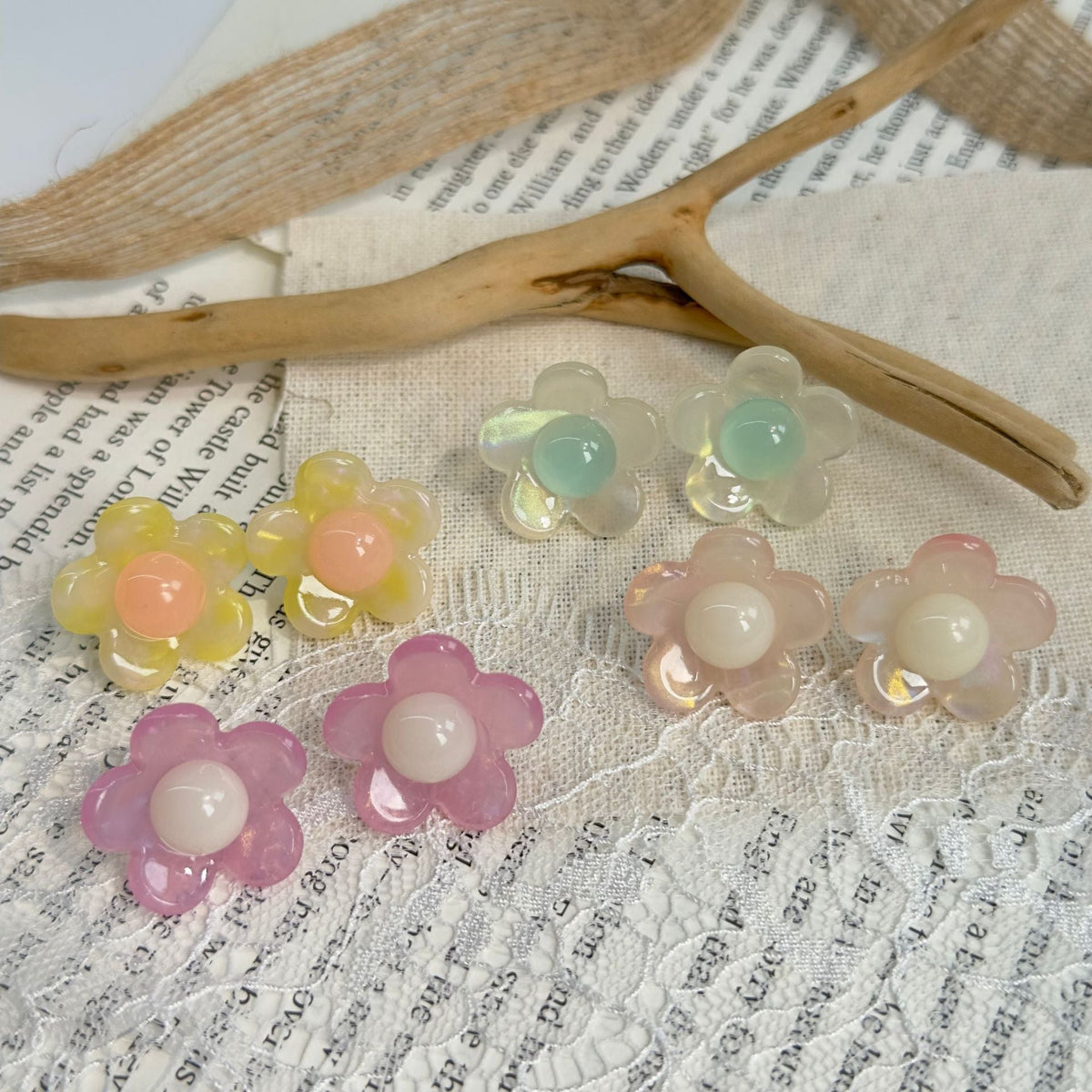 Women's Contrast Color Sweet Acetic Acid Clear Fashion Earrings