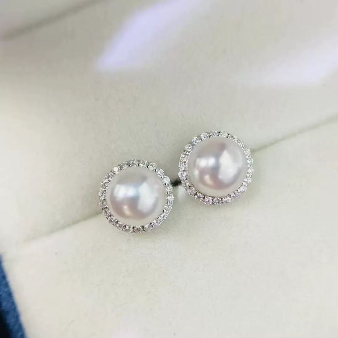 High-grade Pearl Zircon Ear Niche Design Clip Refined Simple Geometric Stud Earrings