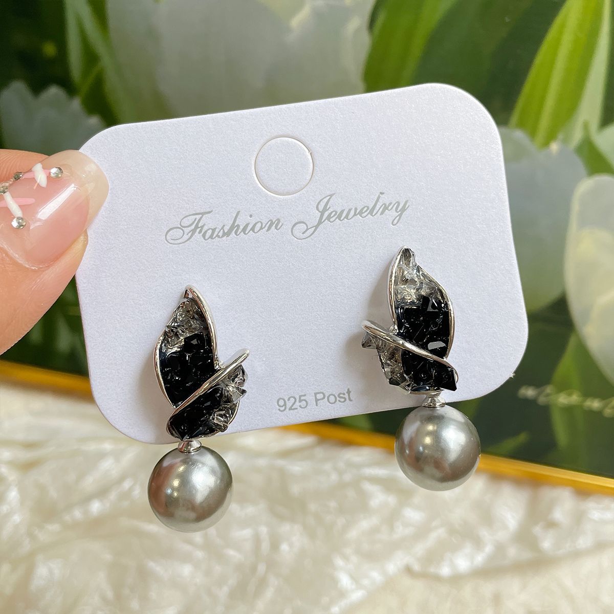 Women's Gradient Crystal Bow Sier Needle Light Luxury Pearl Butterfly Earrings