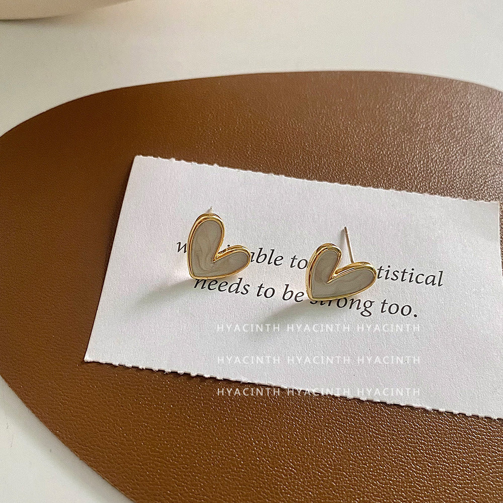 Women's Fashion Love Heart Light Luxury Sweet Everyday Joker Pearl White Earrings