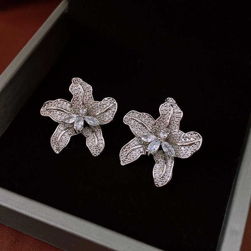 Sier Pearl Flower Temperamental Niche High-grade Earrings