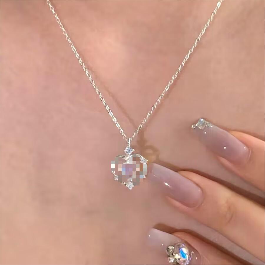 Women's Gradient Love Cold Style Clavicle Chain Niche Necklace