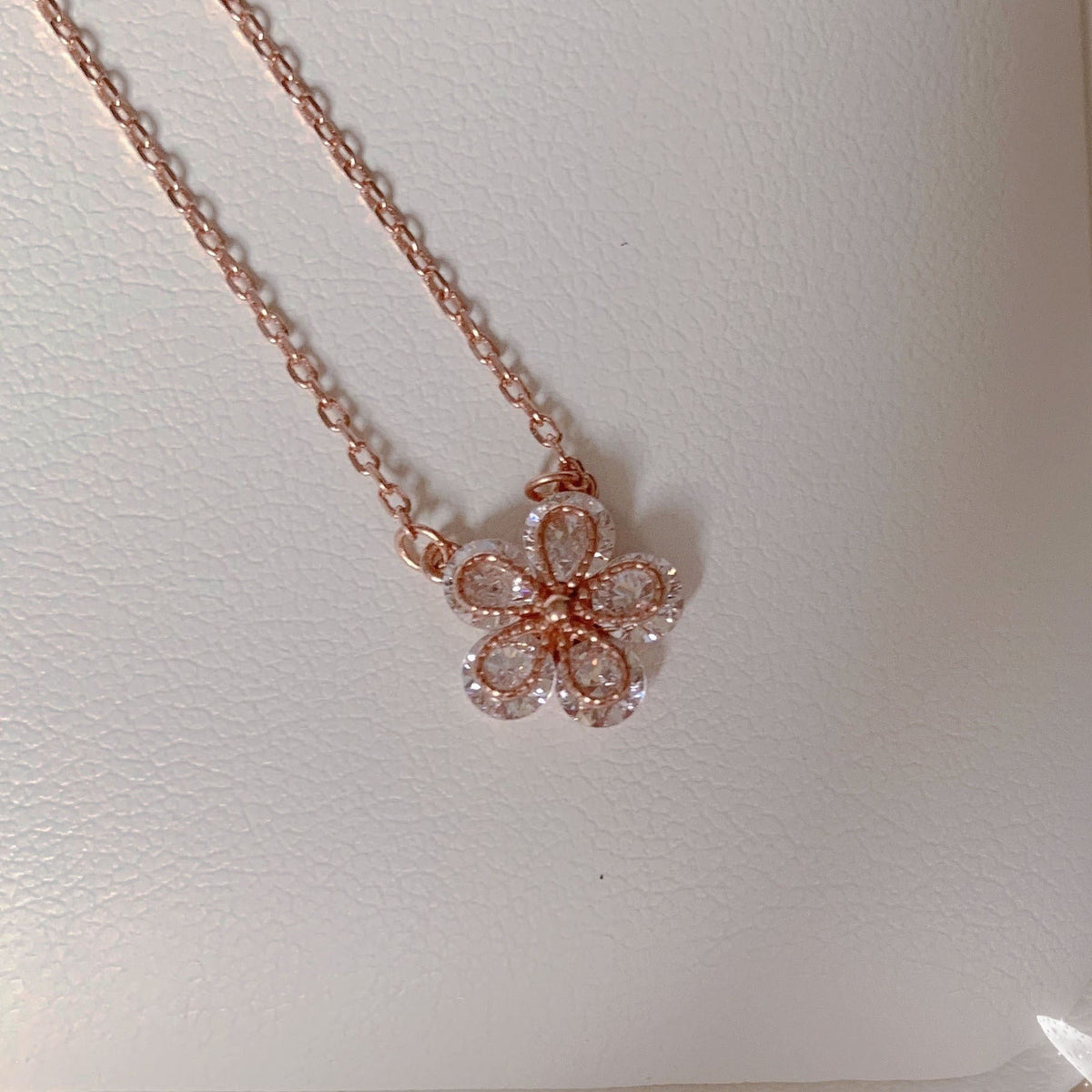 Women's Clavicle Chain Simple Light Luxury Niche Advanced Necklace