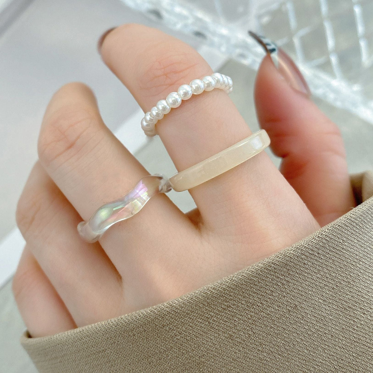 Simple Resin Pearl Female Niche Senior Acrylic Suit Ring