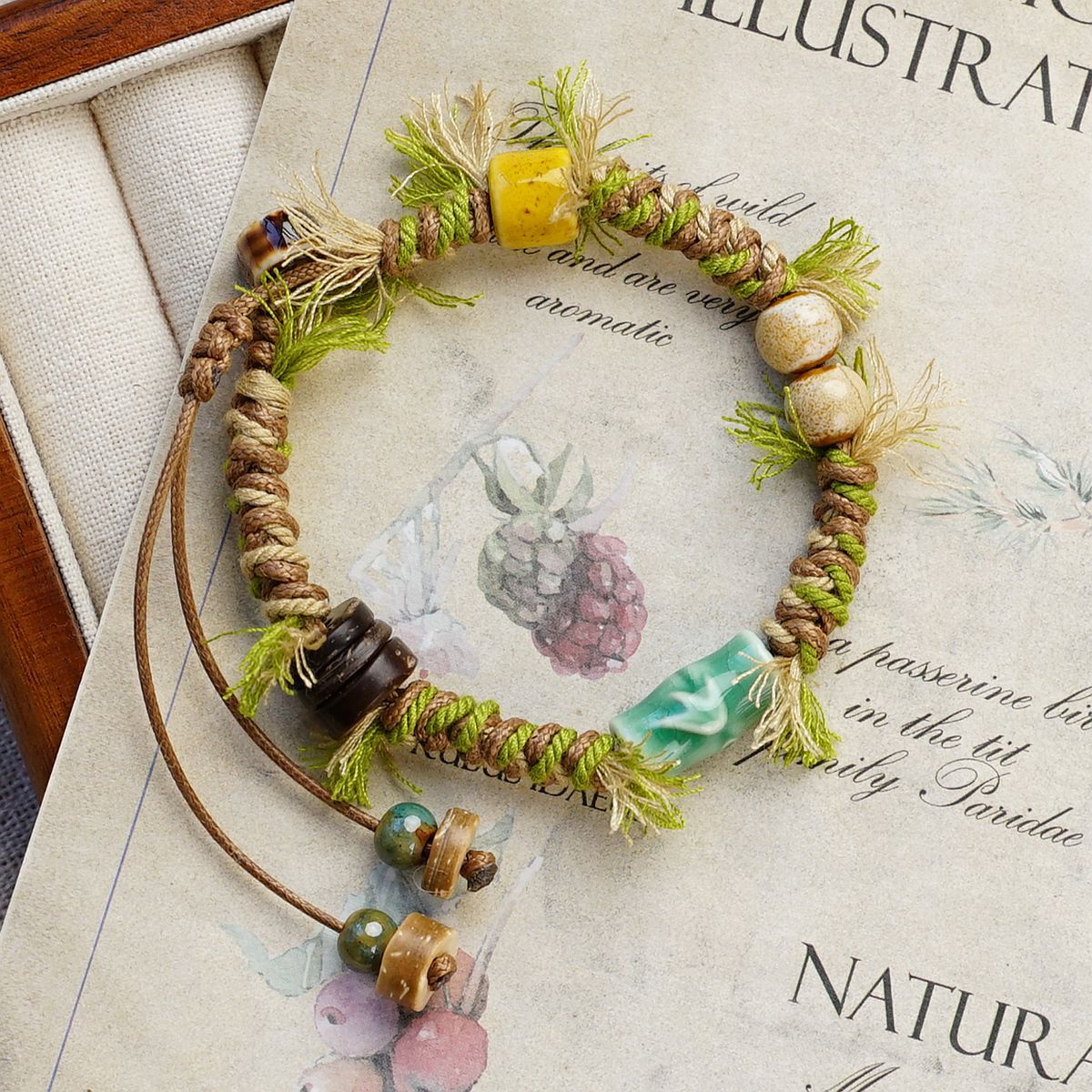Live Studio Christmas Apple Art Woven Ceramic Carrying Strap Bracelet