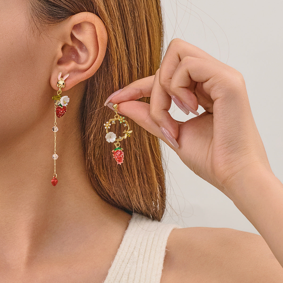 Broadcast Asymmetric Strawberry Chain Geometric Tassel Female Rabbit Earrings
