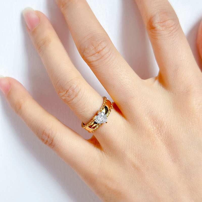 Women's Affordable Luxury Fashion Loving Heart Zircon Temperamental Popular Personality Titanium Ring