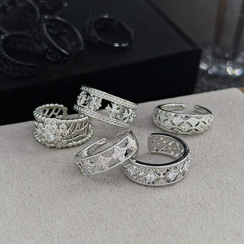 Women's Mild Luxury Retro Delicate Diamond Clover Flower-de-luce Open Niche Twin Rings