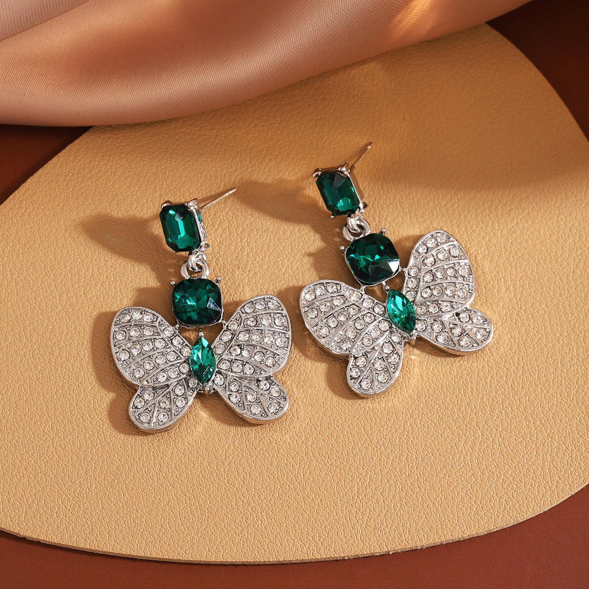 Women's Sier Needle Retro Exquisite Diamond Butterfly Niche Personality Earrings